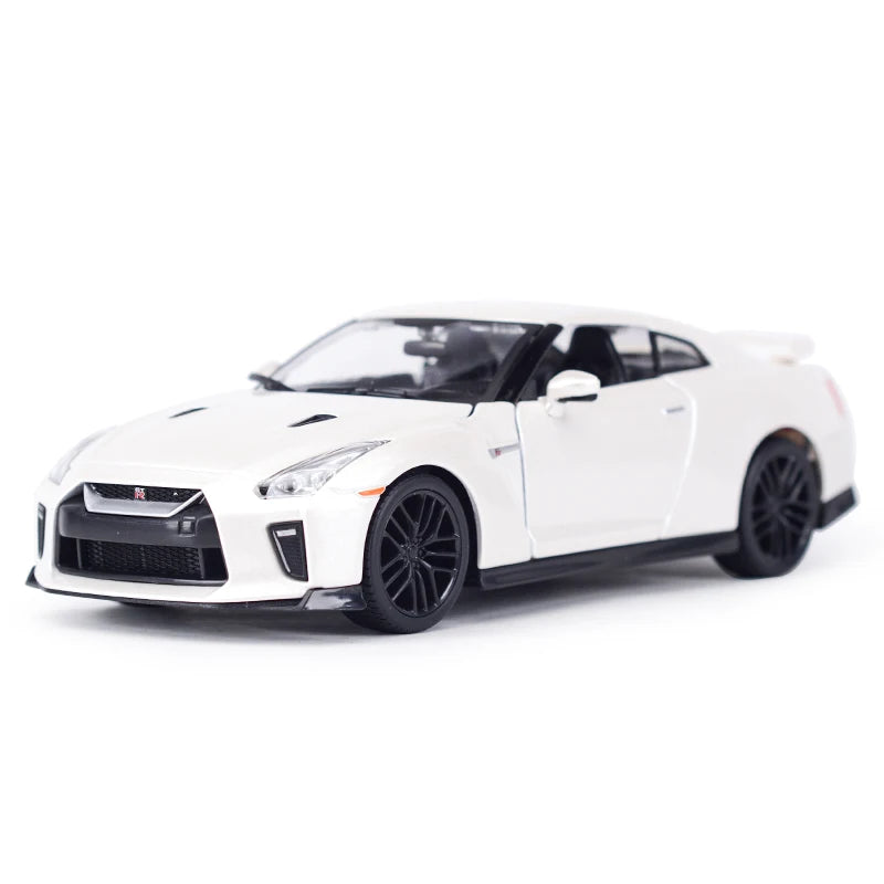 2017 Nissan GT-R  1:24