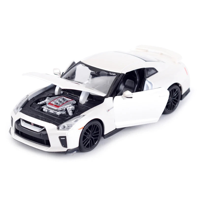 2017 Nissan GT-R  1:24